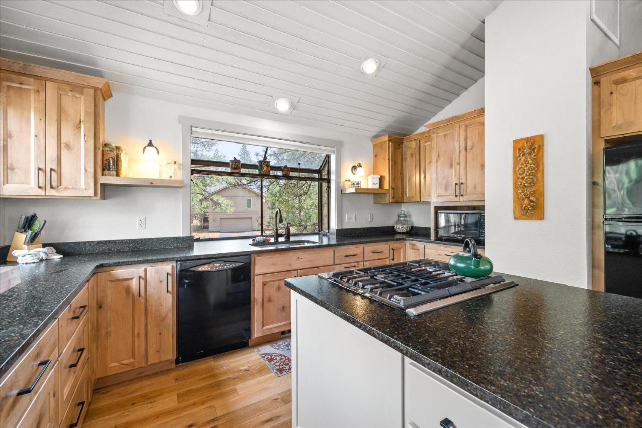 Great Kitchen, Ac, Sharc Access, Hot Tub, Bring Pet! Villa Sunriver Bagian luar foto