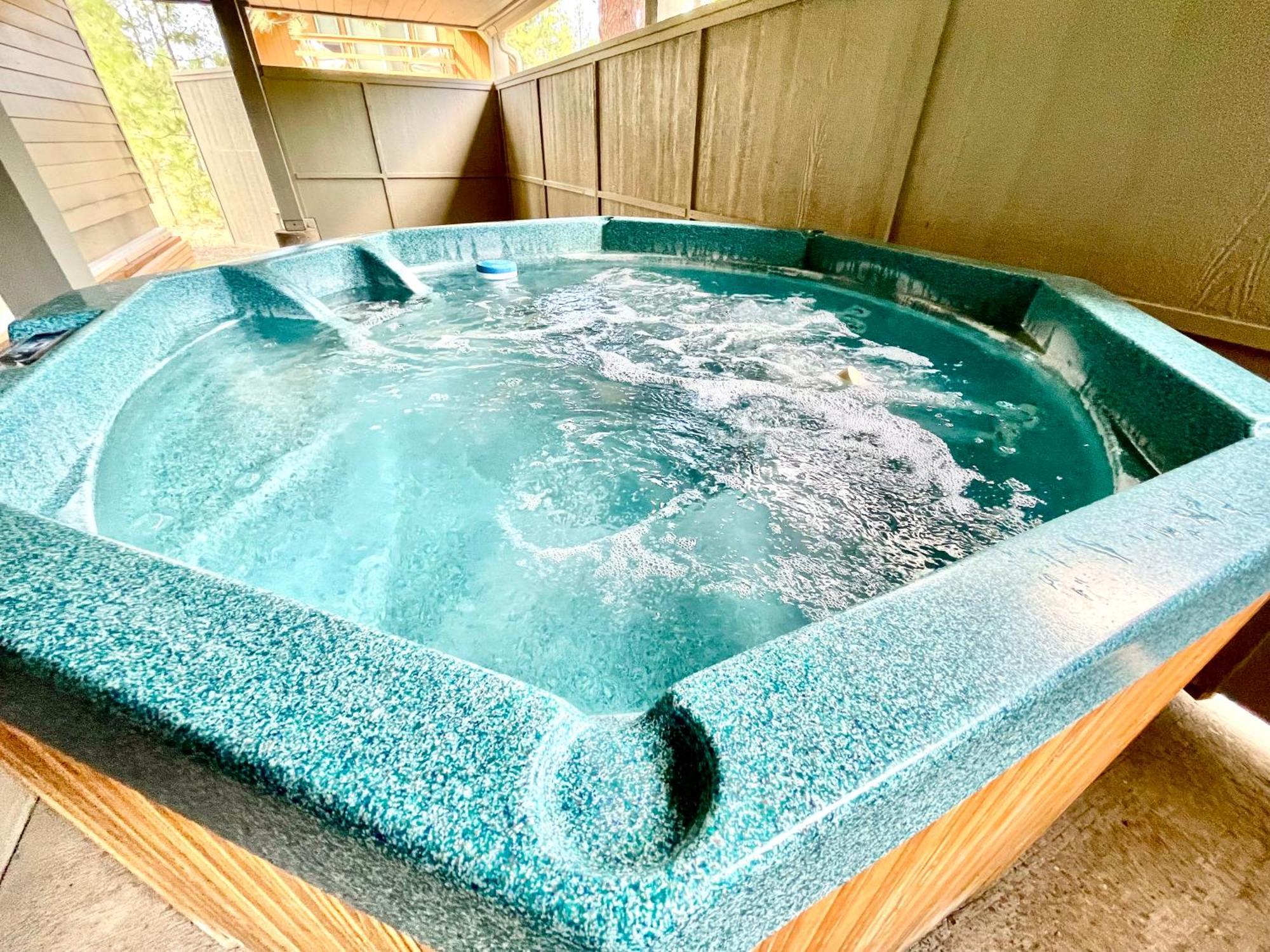 Great Kitchen, Ac, Sharc Access, Hot Tub, Bring Pet! Villa Sunriver Bagian luar foto